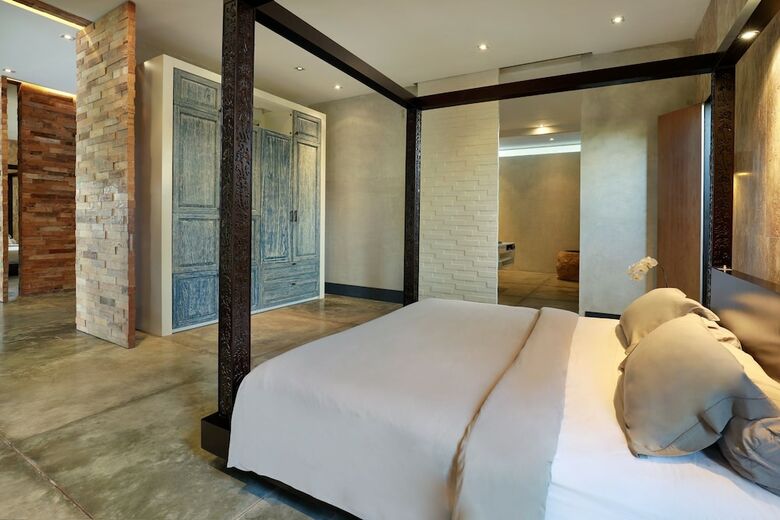 Villa Embrace
