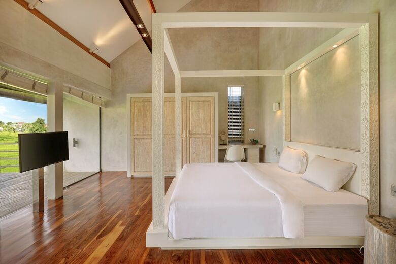 Villa Embrace