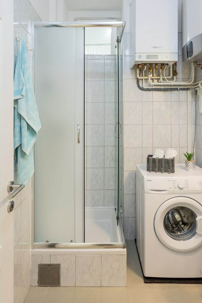 Apartamento Bright 2bdr Apt Near Main Bus Station-free Parking