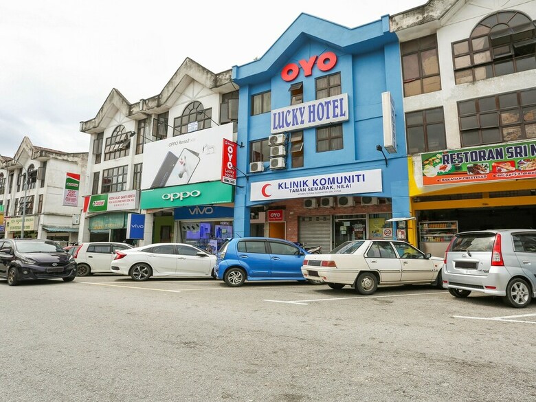 Oyo 89406 Lucky Budget Hotel