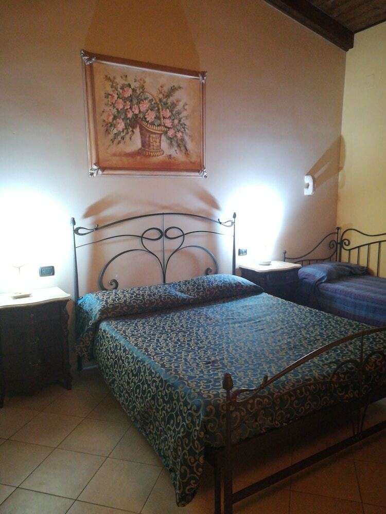 Dimora Del Falconiere B&B