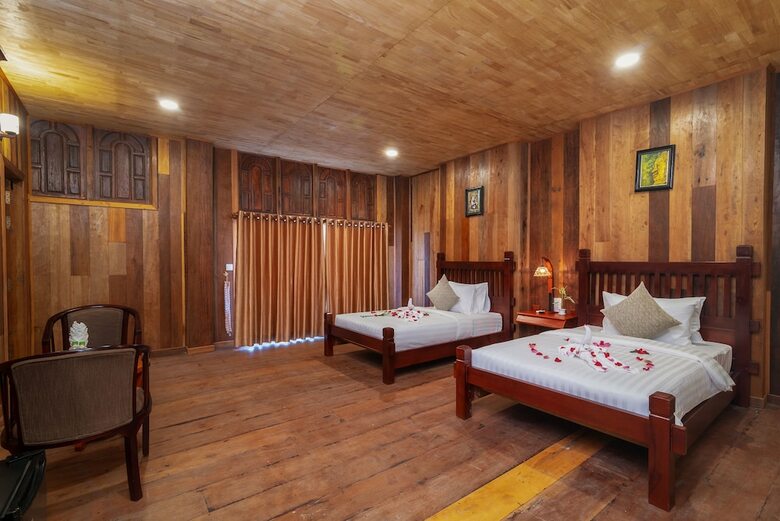 Hotel Family Wooden Boutique