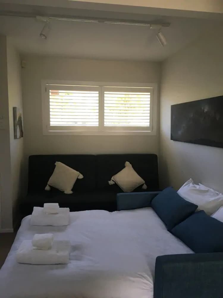 Modern Apartment In Meadowbank