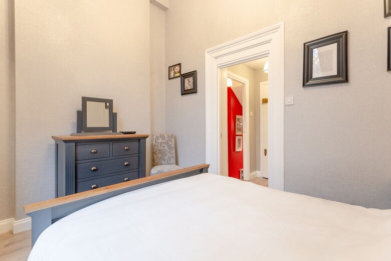 Elegant 2 Bedroom British Themed Apartment