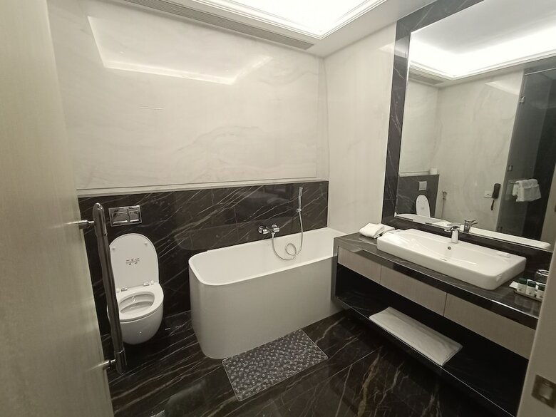 Hotel Seven Eleven Club