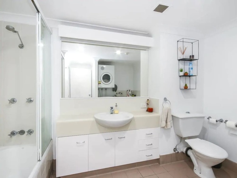 Modern 2 Bedroom River View Apartment In Docklands