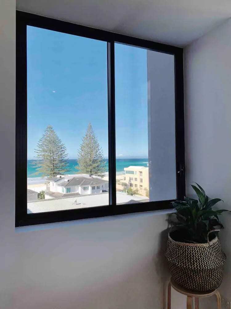 Modern 2 Bedroom Palm Beach Apartment With Ocean Views