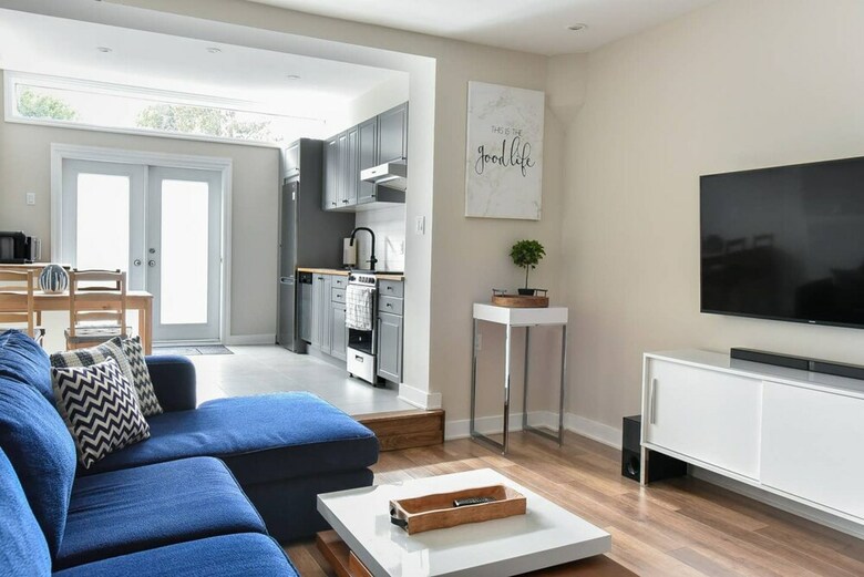Modern Rustic Urban Oasis In Downtown Toronto
