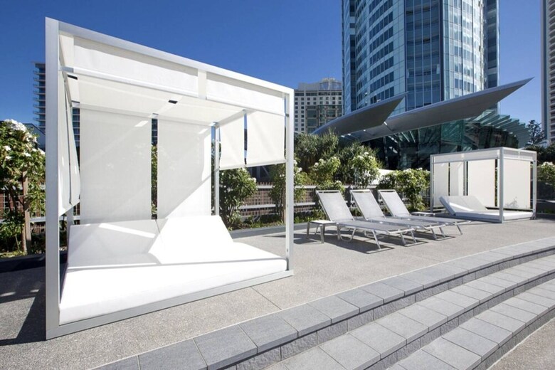 3 Bedroom Apartment With Breathtaking Views In Iconic Q1