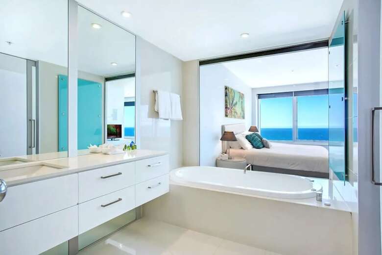 3 Bedroom Apartment With Breathtaking Views In Iconic Q1