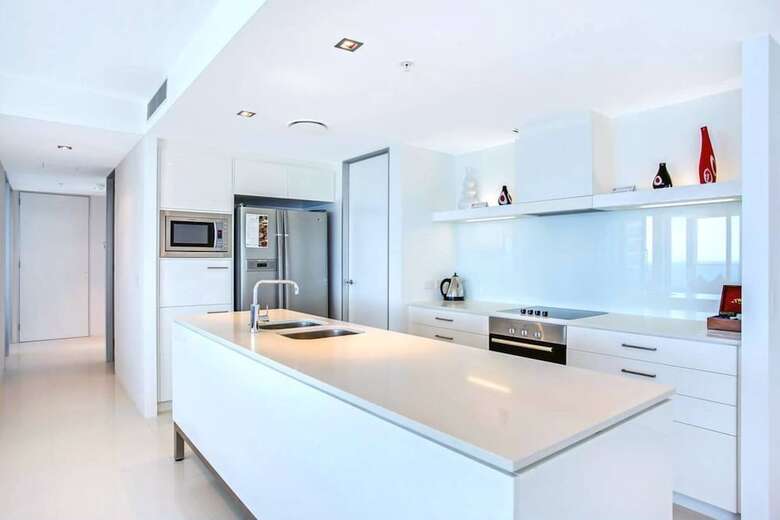 3 Bedroom Apartment With Breathtaking Views In Iconic Q1