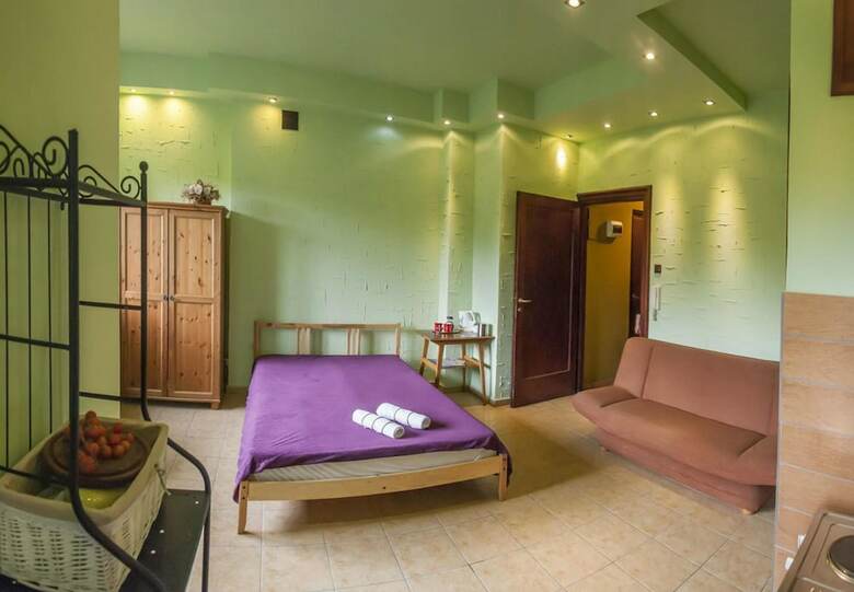 Hostal Flower Rooms & Apartments