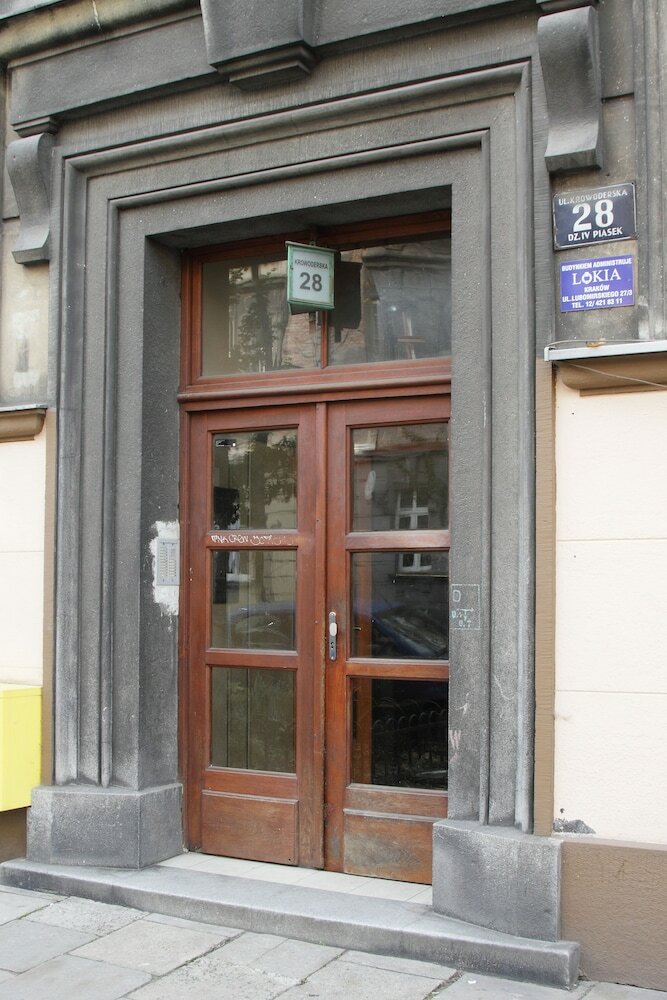 Hostal Flower Rooms & Apartments