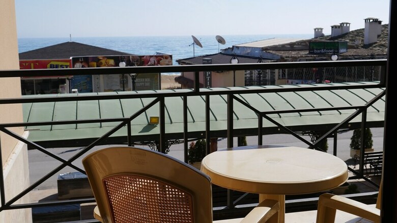 Aparthotel Sea View Rental Front Beach