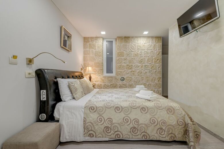 Hotel Metropole Luxury Rooms