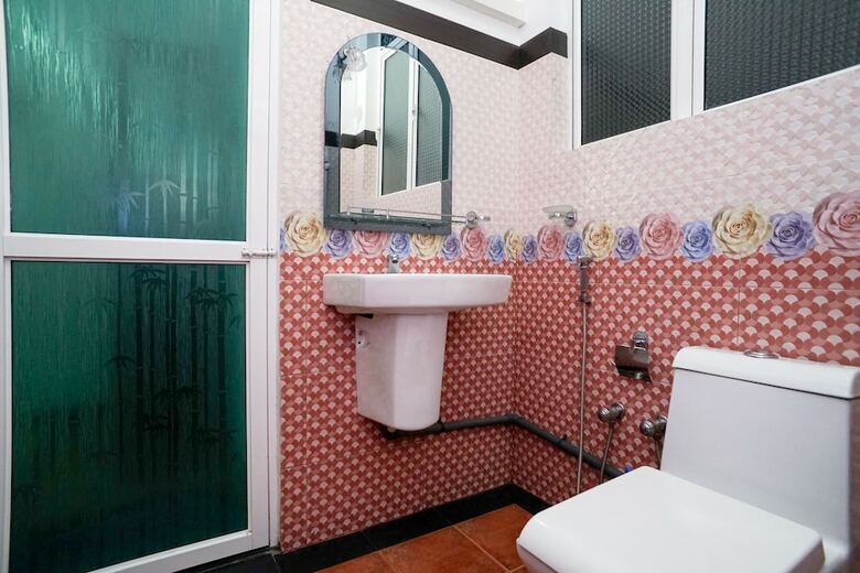 Hotel Oyo 489 Shirantha Rest