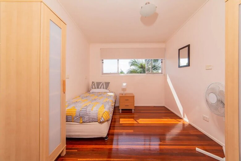 Breezy 4 Bedroom Queenslander In Balmoral