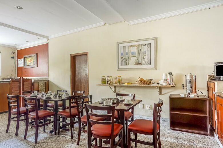 Oyo Speciali Hotel