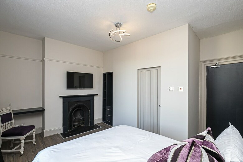 Pages Hotel & Guesthouse