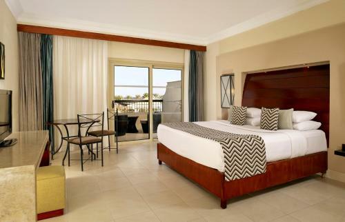 Hotel Coral Sea Holiday Village