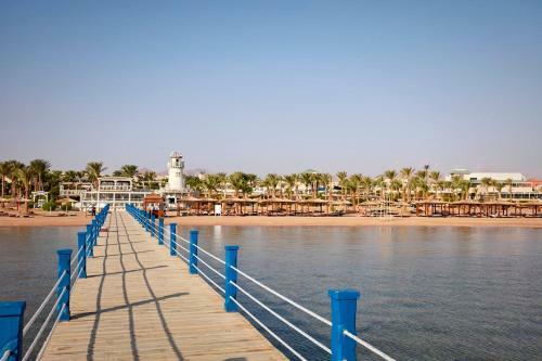 Hotel Coral Sea Holiday Village