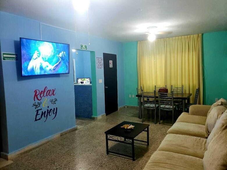 Hostal Royal Honey Hostel