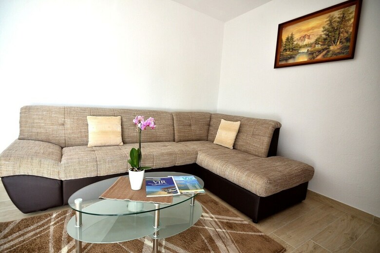 Apartment Isic