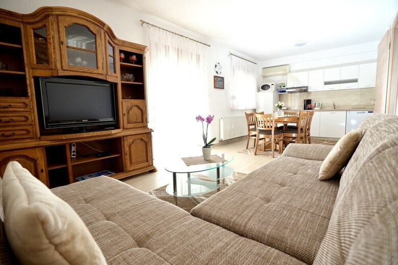 Apartment Isic