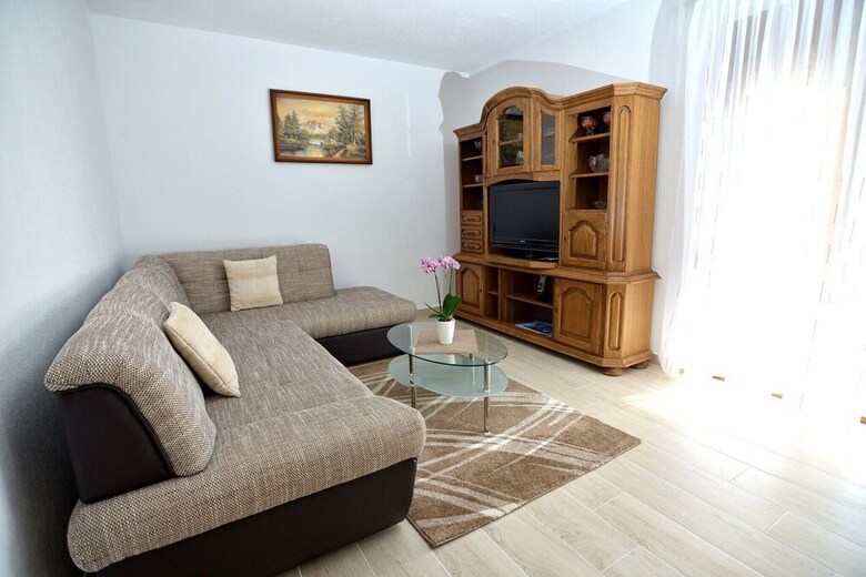 Apartment Isic