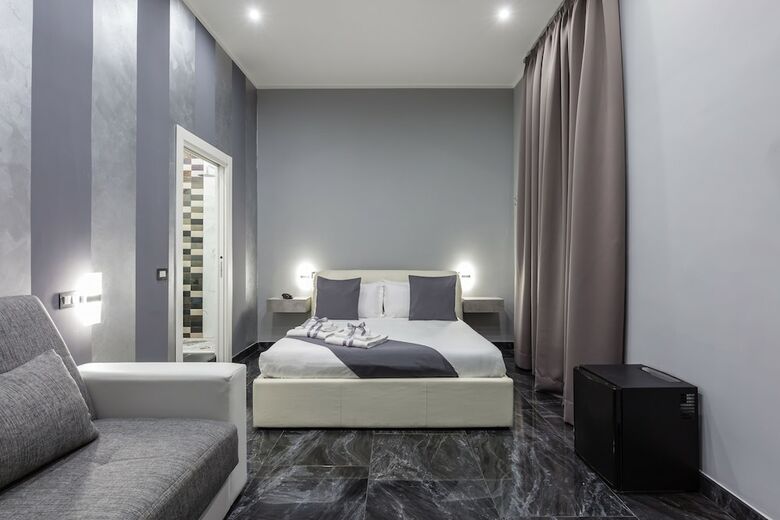 Hotel Bella Napoli Suites