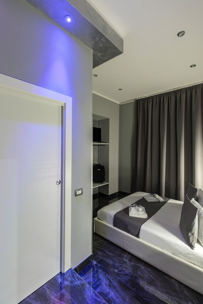 Hotel Bella Napoli Suites