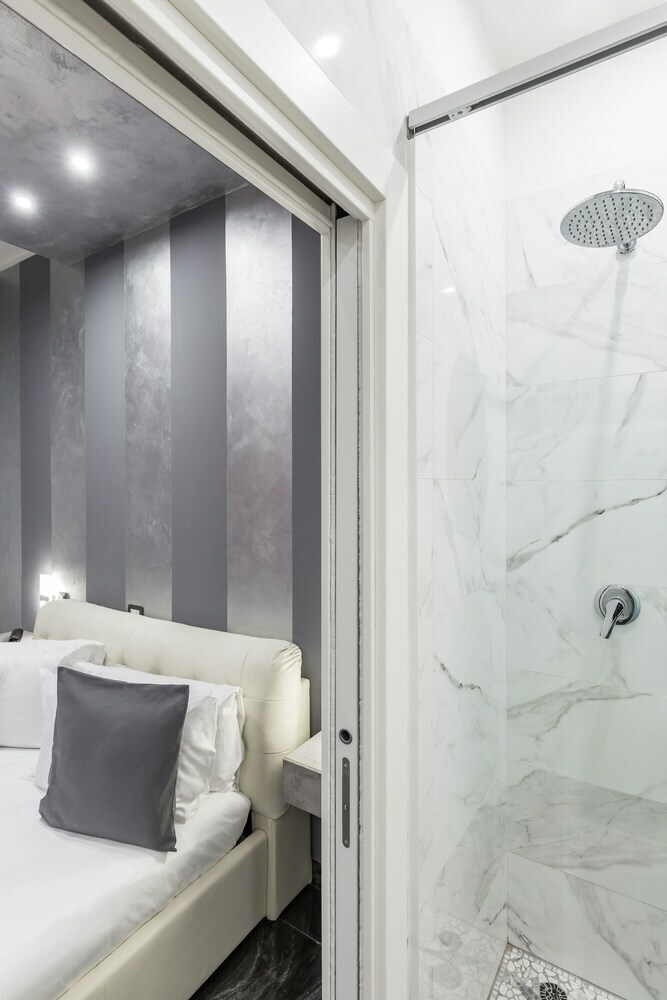 Hotel Bella Napoli Suites