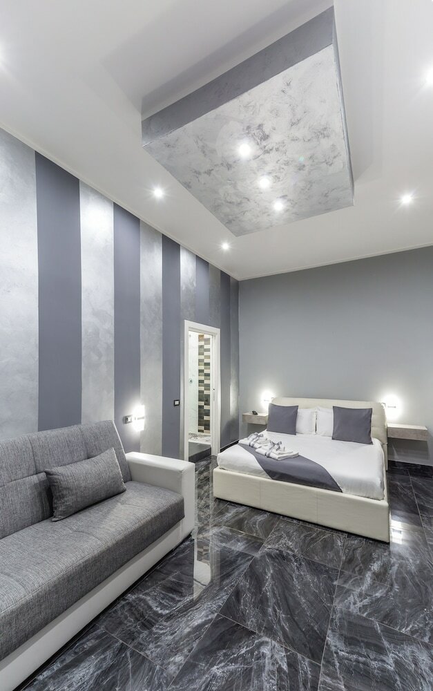 Hotel Bella Napoli Suites