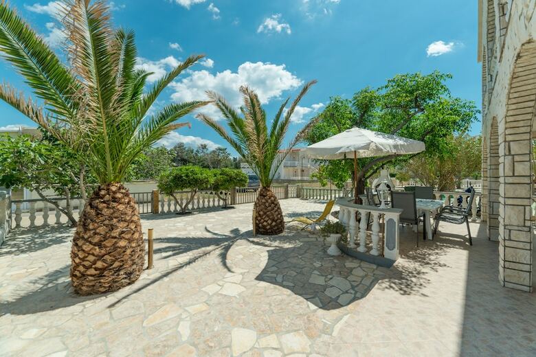 Apartments Bojana