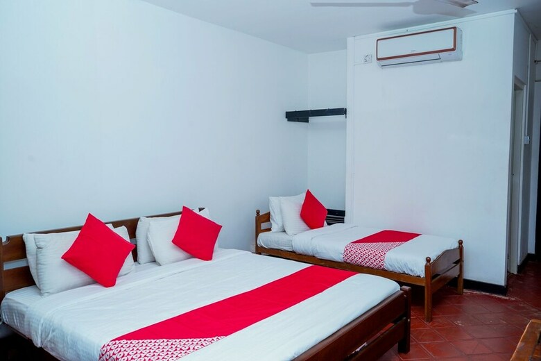 Hotel Oyo 452 Gem In Blue