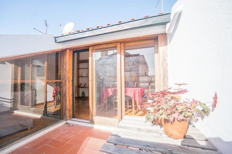 Amendoeira`s Terrace Apartment With River View