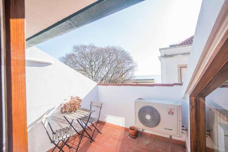 Amendoeira`s Terrace Apartment With River View