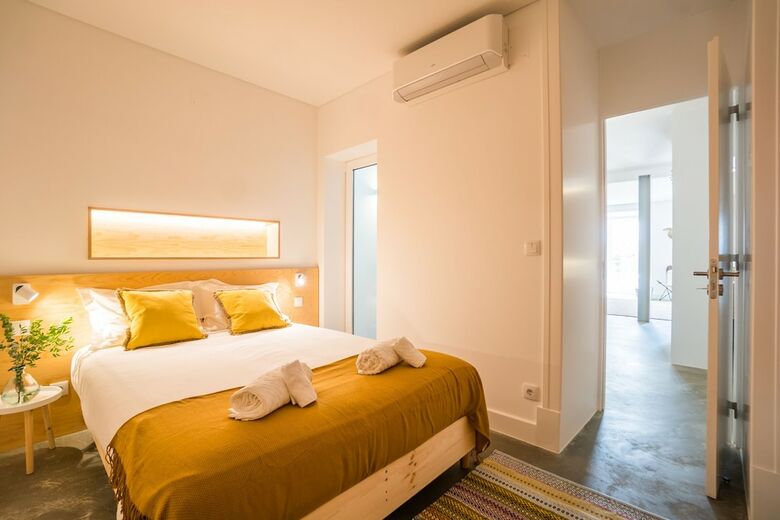 Wood Wall & Garden Apartment