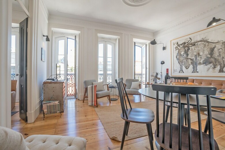 An Ecletic Apartment In Lisbon