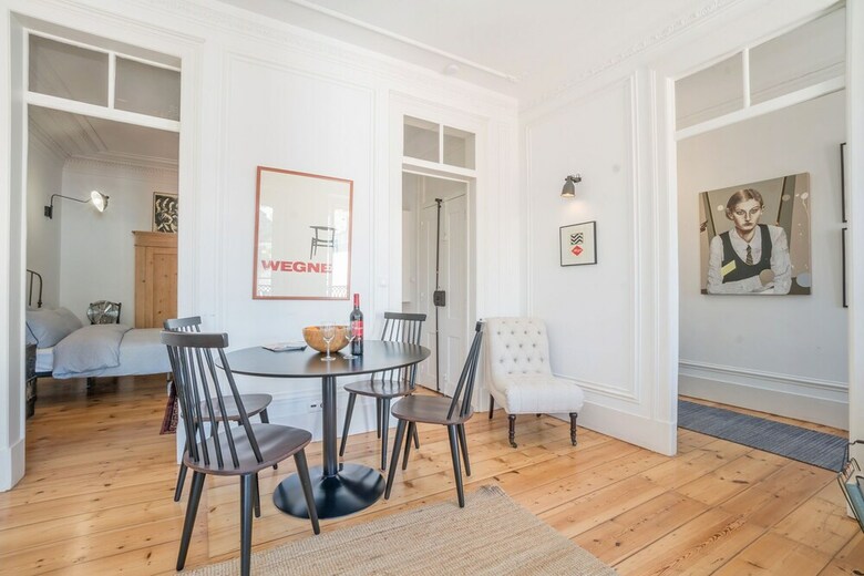 An Ecletic Apartment In Lisbon