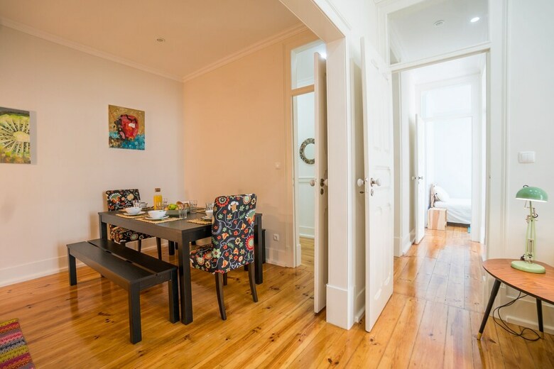 Colorful And Bright 3 Apartment
