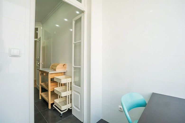 Colorful And Bright 3 Apartment