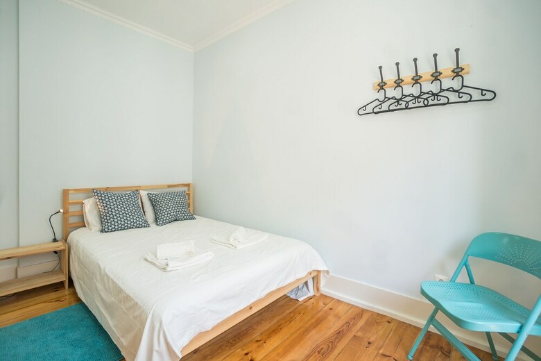 Colorful And Bright 3 Apartment