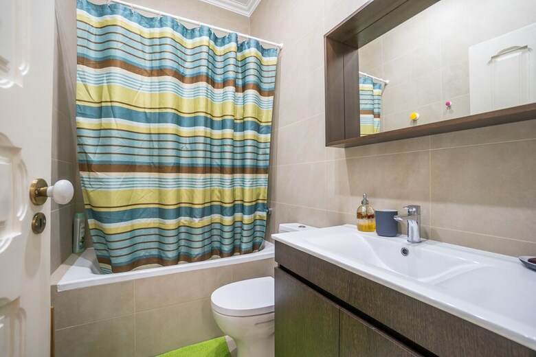 Colorful And Bright 3 Apartment