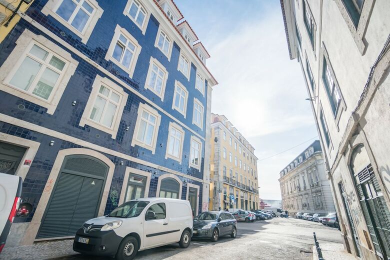 Spacious And Bright Apartment In Cais Sodre