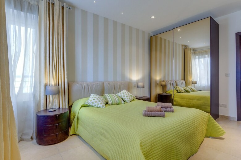 Apartamentos Luxury Seafront Oasis In Central Sliema W/ Pool