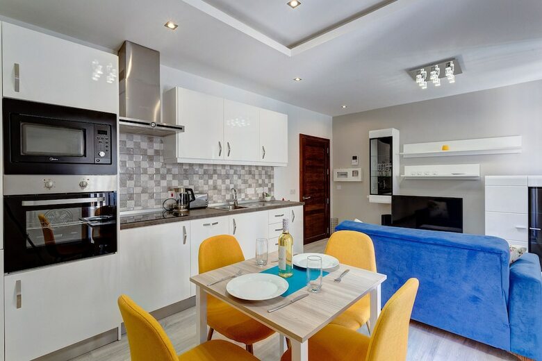 Modern Apartment Just Off The Promenade