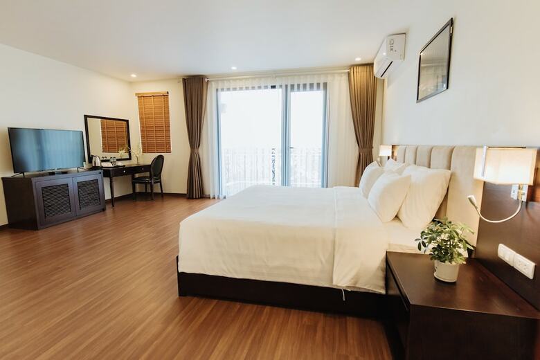Paragon Noi Bai Hotel And Pool