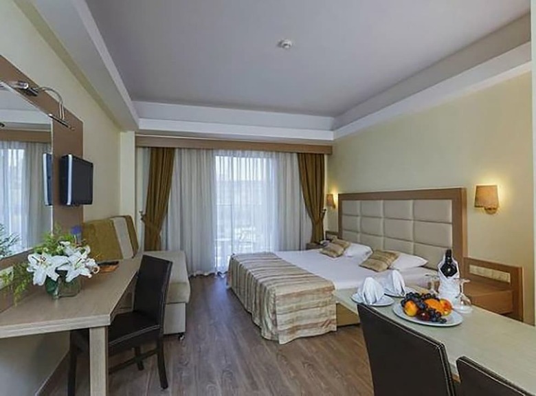 Hotel Palmet Beach Resort