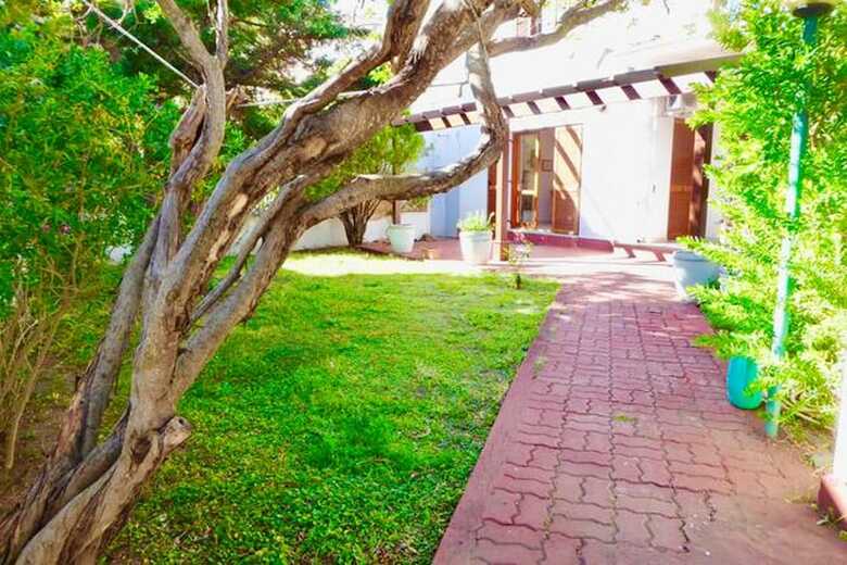 Apartment With 3 Bedrooms In Cala Gonone